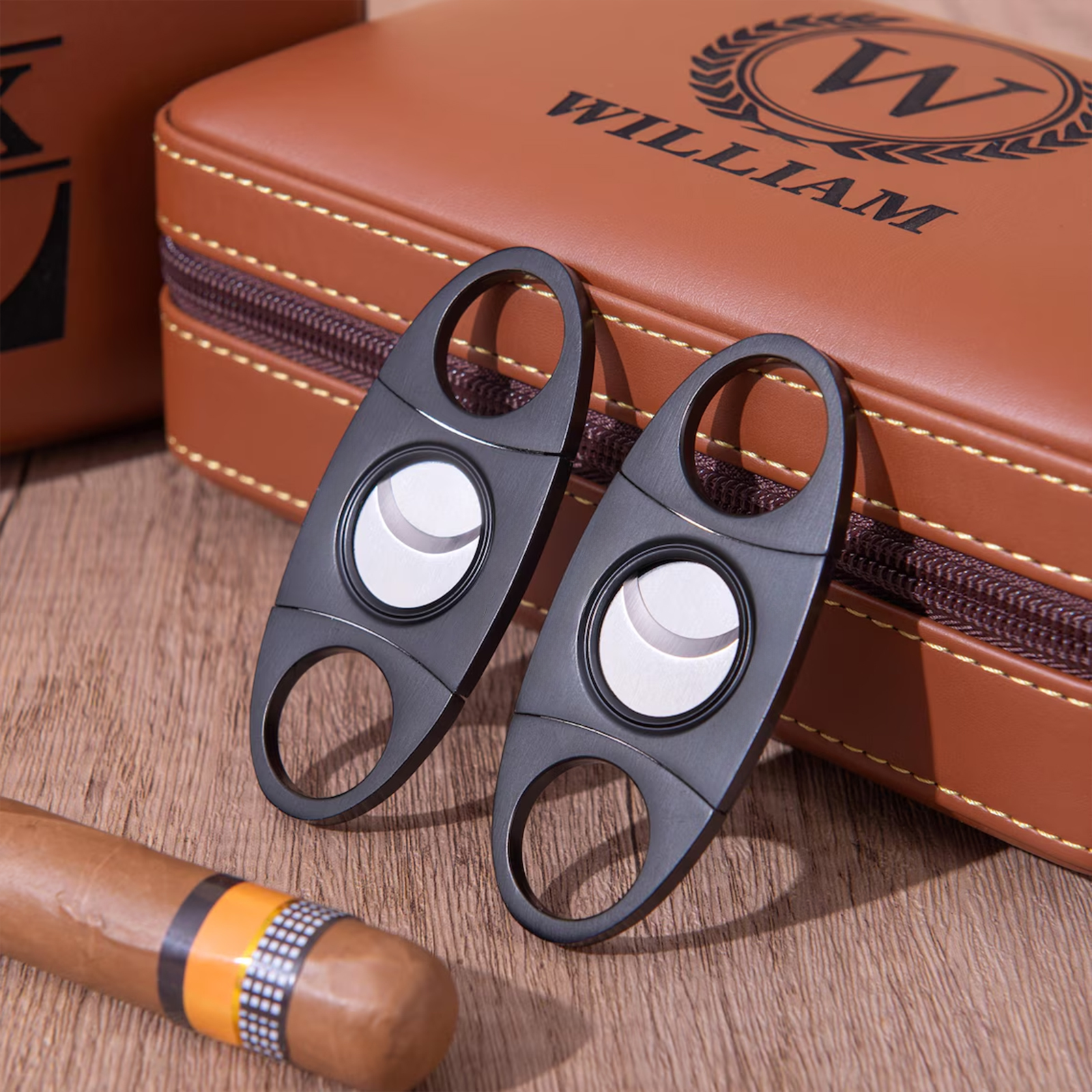 Personalized Cigar Case, Leather Cigar Holder, Cigar Travel Case, Groomsmen Gifts, Gift for Dad Husband Gift for Him(Without Cigar)