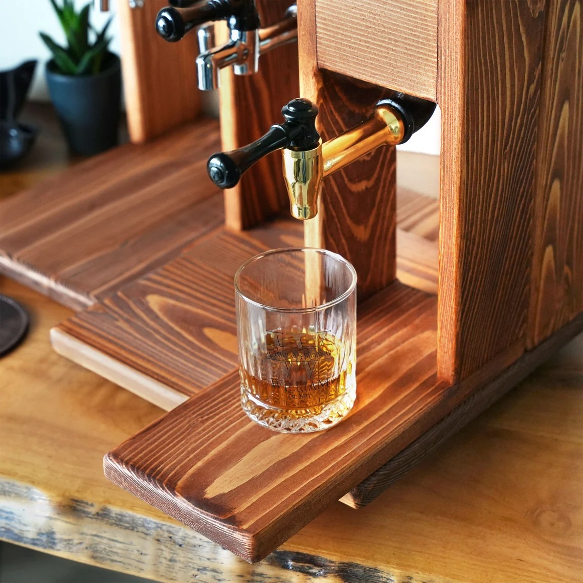 Wooden Whiskey Decanter Personalized Liquor Dispenser with Glasses, Wedding Gift, Engagement Gift, Housewarming Gift, Anniversary Gift Idea