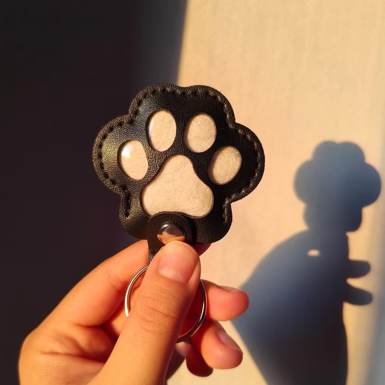 Pet Fur Memorial Keychain-Personalized Pet Hair Keepsake Key Ring-Dog Cat Hair Storage Keyring-Pet Sympathy Gift