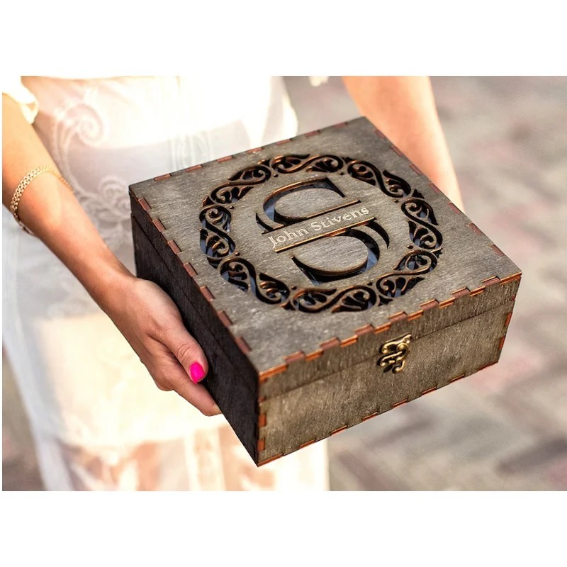 Custom Whiskey Glasses With Whiskey Stones For Whiskey Lovers