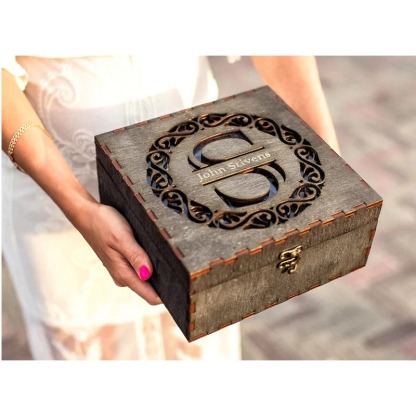 Custom Whiskey Glasses With Whiskey Stones For Whiskey Lovers