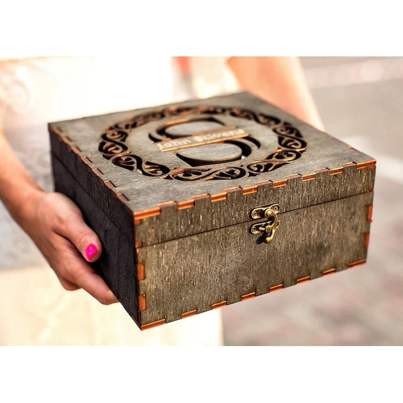 Custom Whiskey Glasses With Whiskey Stones For Whiskey Lovers