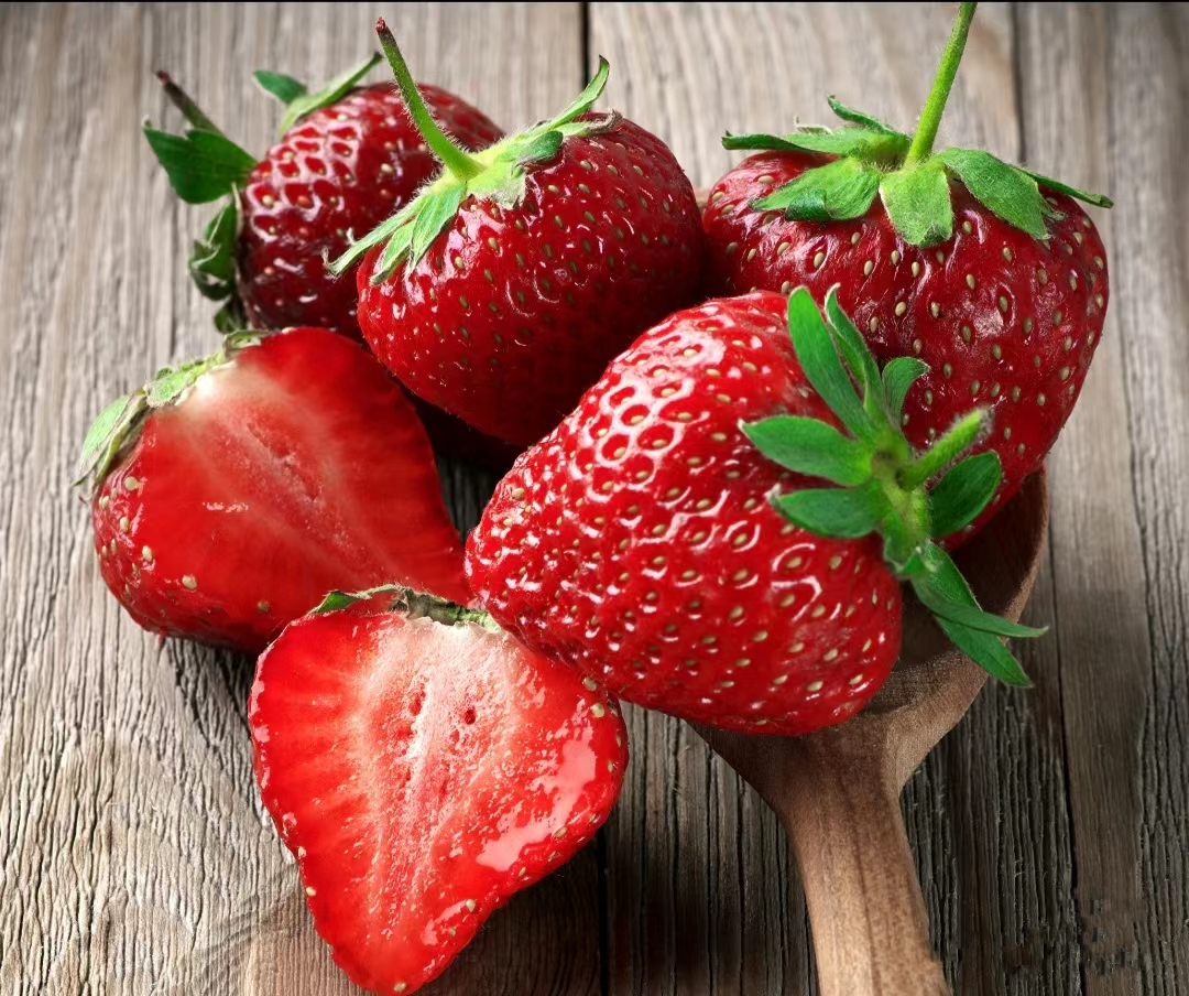 Cream Strawberry Seeds