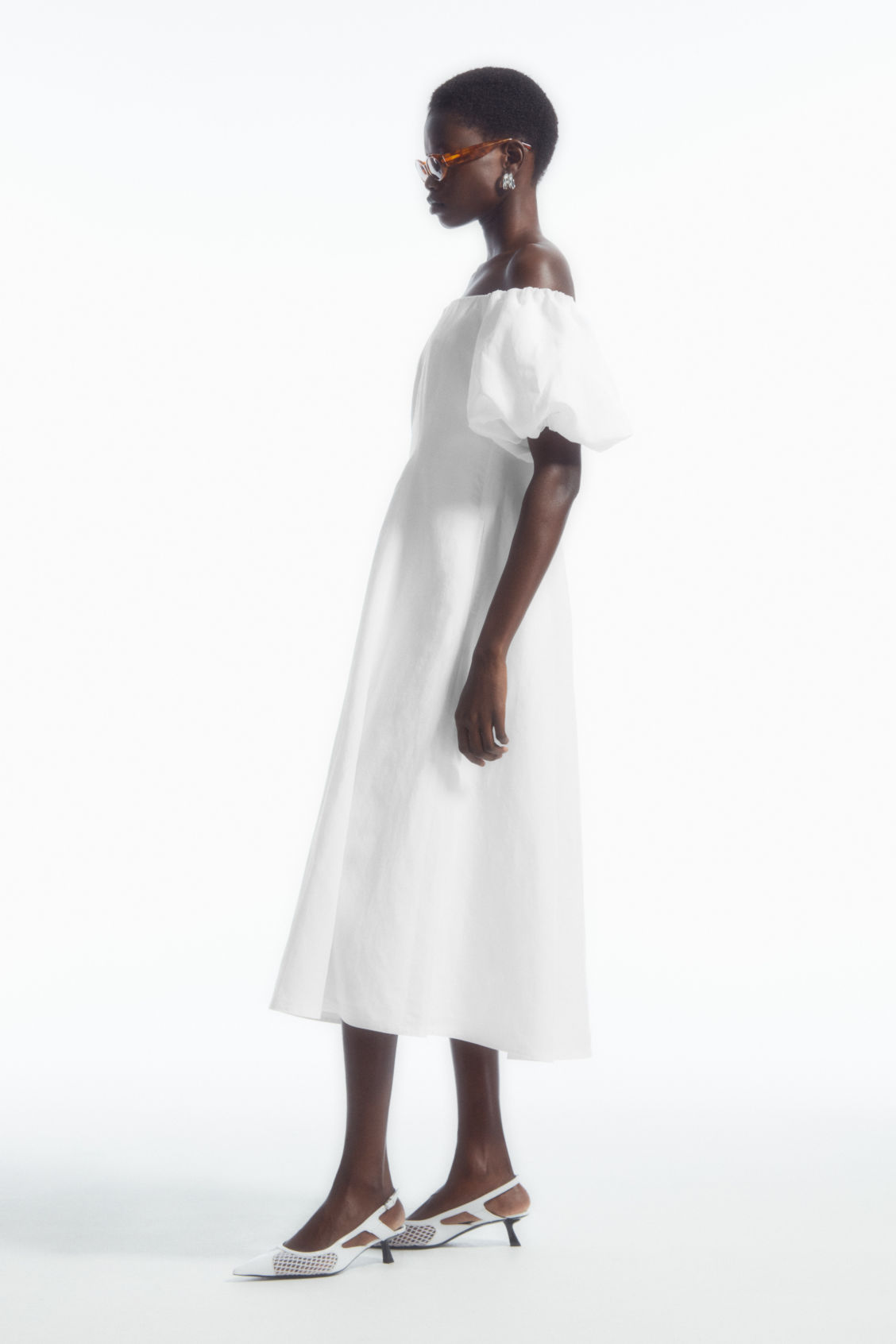 OFF-THE-SHOULDER PUFF-SLEEVE DRESS