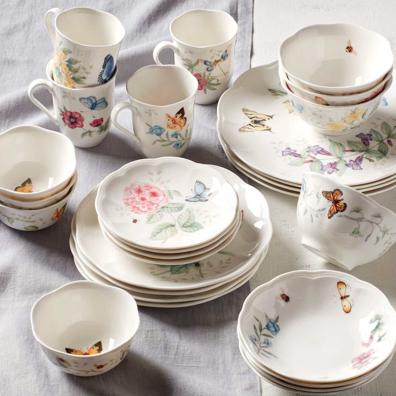 Lenthtox Butterfly Meadow 28-Piece Dinnerware Set