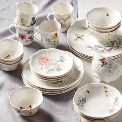 Lenthtox Butterfly Meadow 28-Piece Dinnerware Set