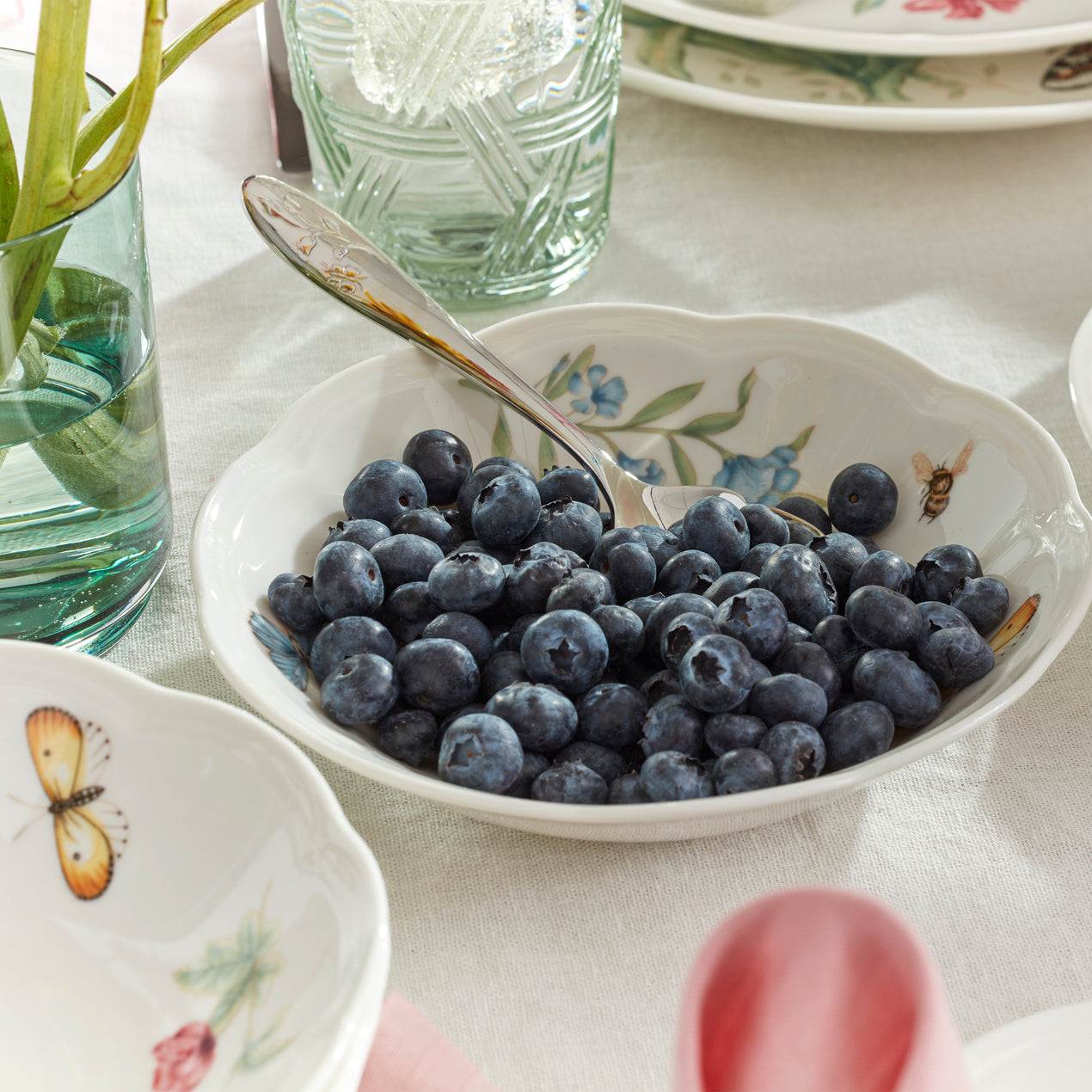 Lenthtox Butterfly Meadow 28-Piece Dinnerware Set