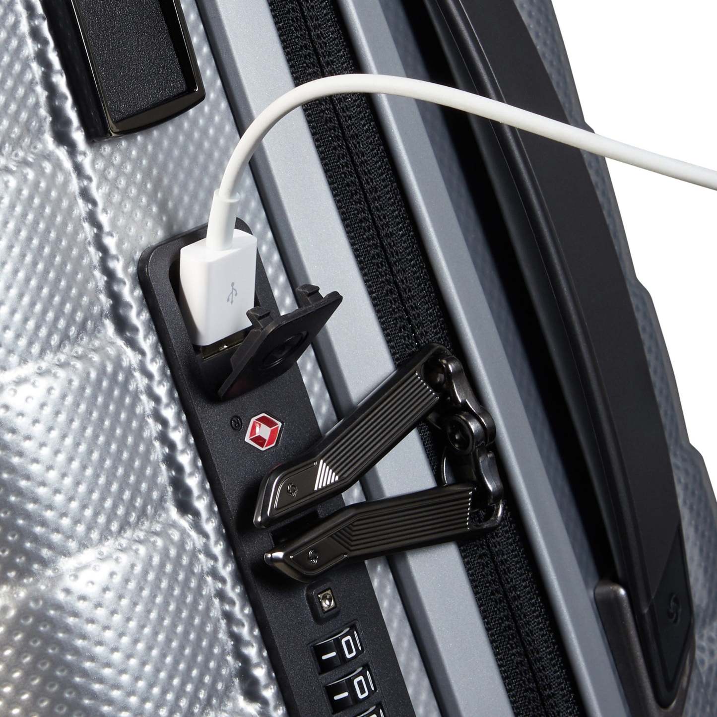Samsthtonite Proxis Global Carry-On Spinner