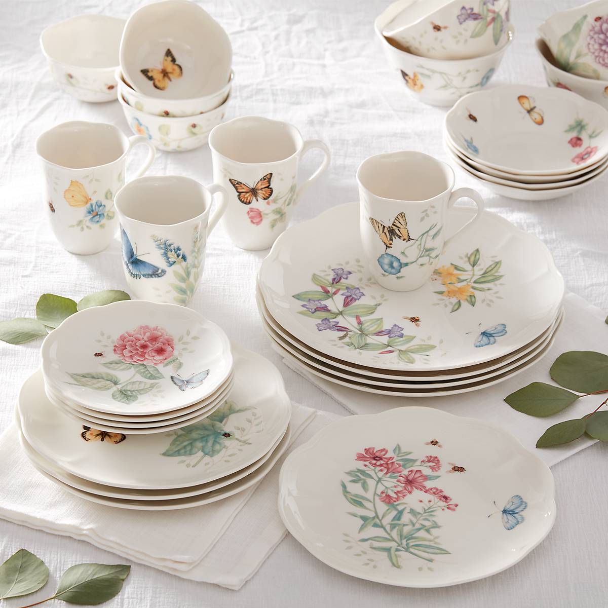 Lenthtox Butterfly Meadow 28-Piece Dinnerware Set