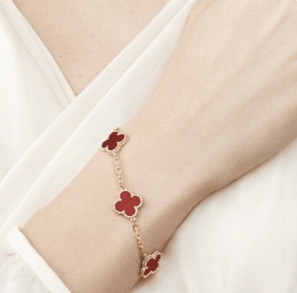 VCA Four-leaf lucky grass bracelet Red Five Flowers