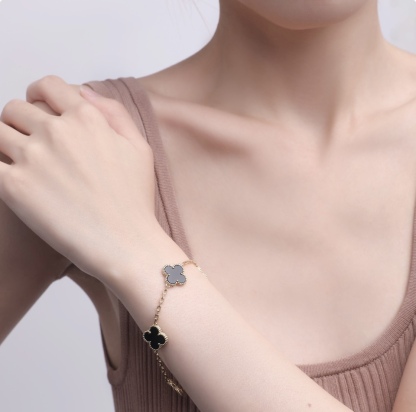 VCA Four-leaf lucky grass bracelet BLACK Five Flowers