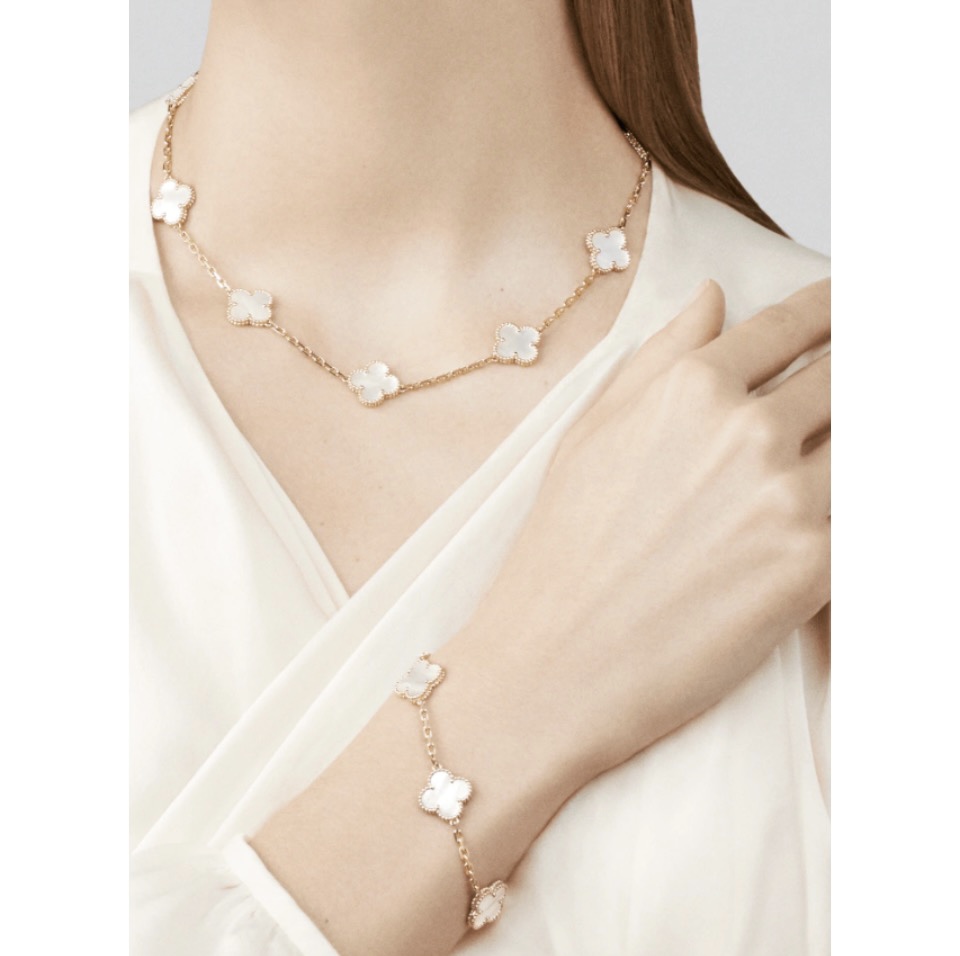 VCA White Fritillaria Clover Bracelet with White Gold Five Flowers