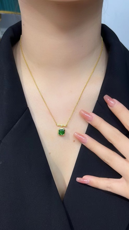 Emerald square diamond necklace