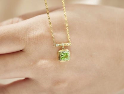 Emerald square diamond necklace