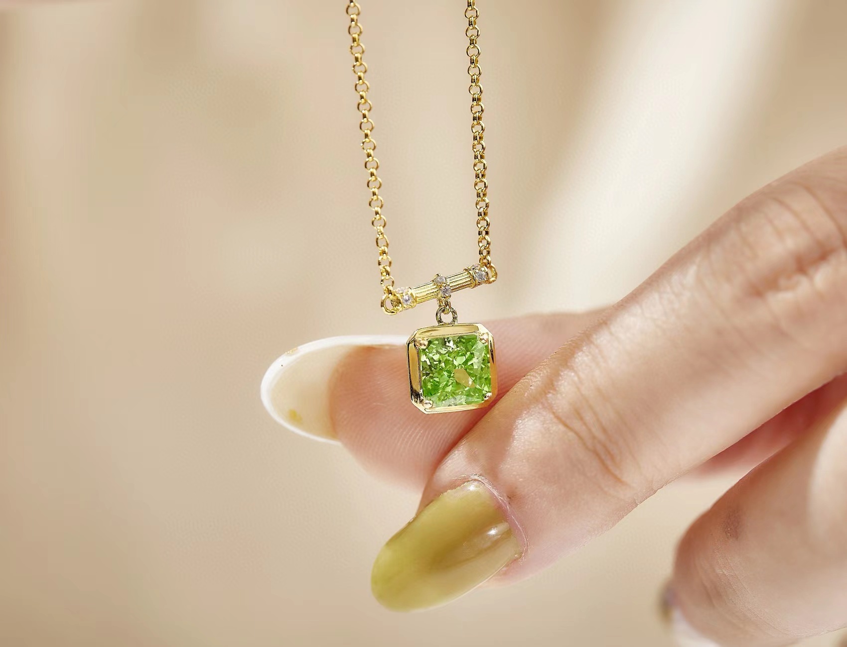 Emerald square diamond necklace