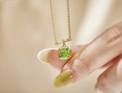 Emerald square diamond necklace