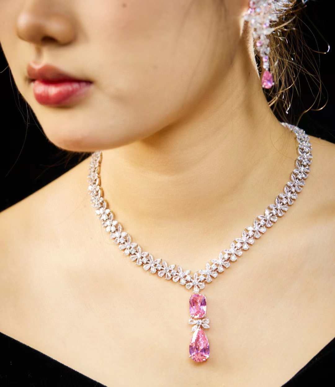 European and American jewelry with both visual and evening wear necklaces