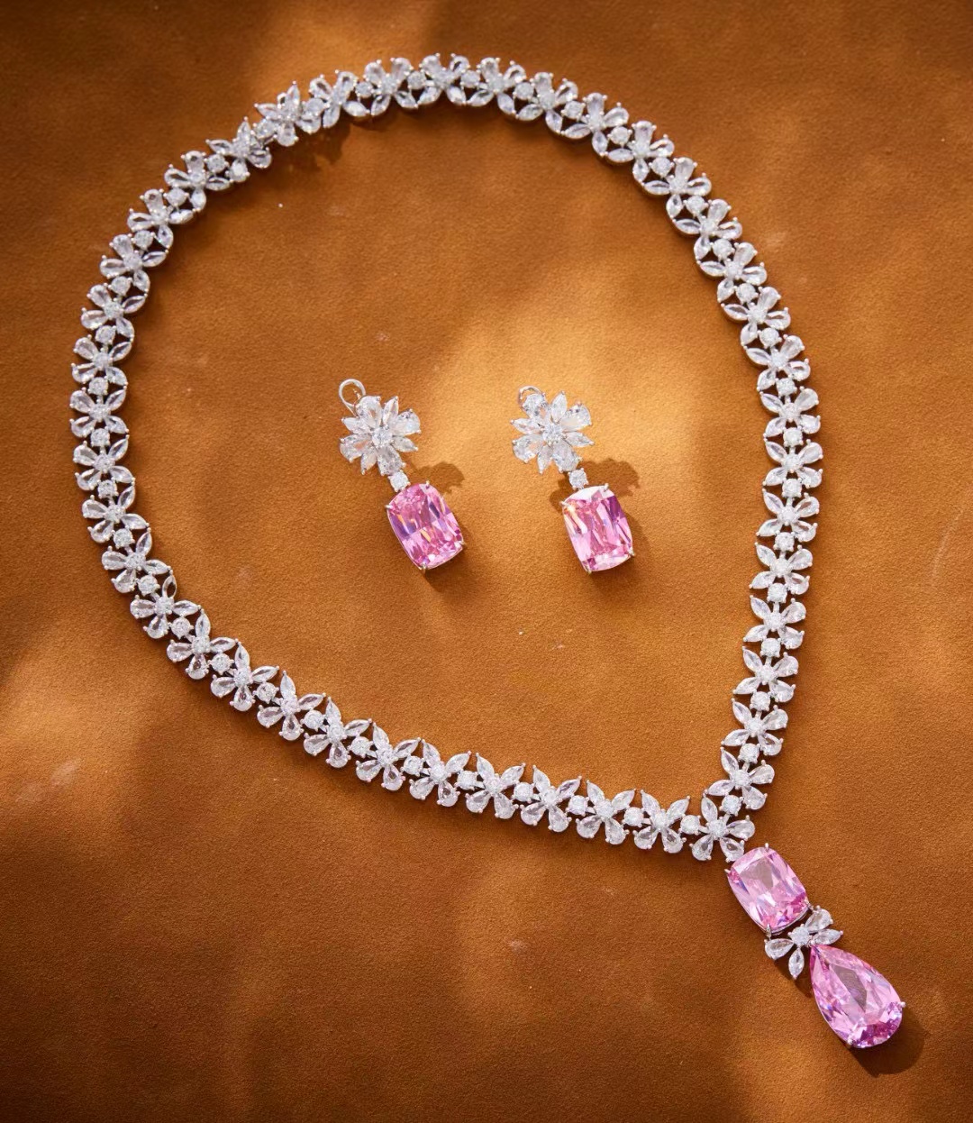 European and American jewelry with both visual and evening wear necklaces