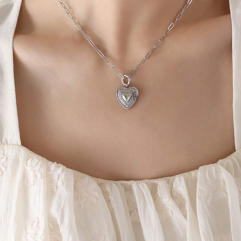 French Jewelry Set Women's Light Mature Style Two piece Set Peach Heart Earrings and necklaces