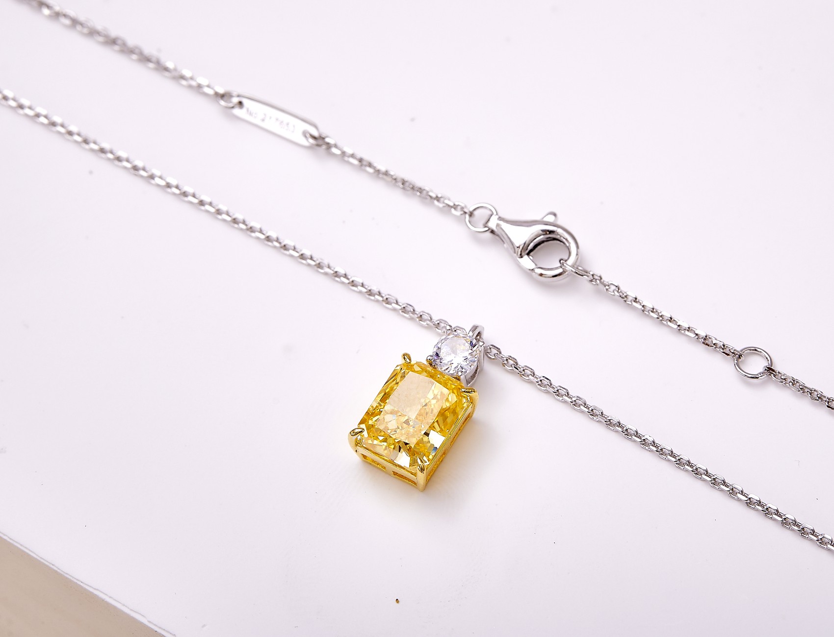 Colored Jewelry Radian Square Yellow Diamond Necklace