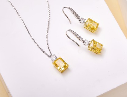 Colored Jewelry Radian Square Yellow Diamond Necklace