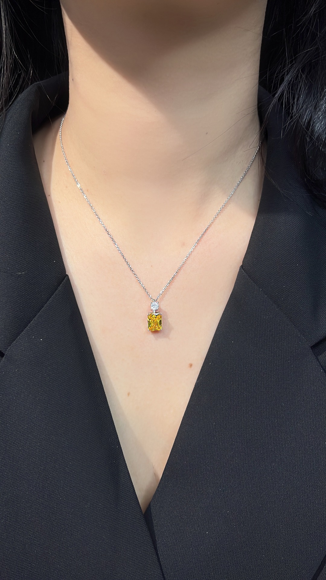 Colored Jewelry Radian Square Yellow Diamond Necklace