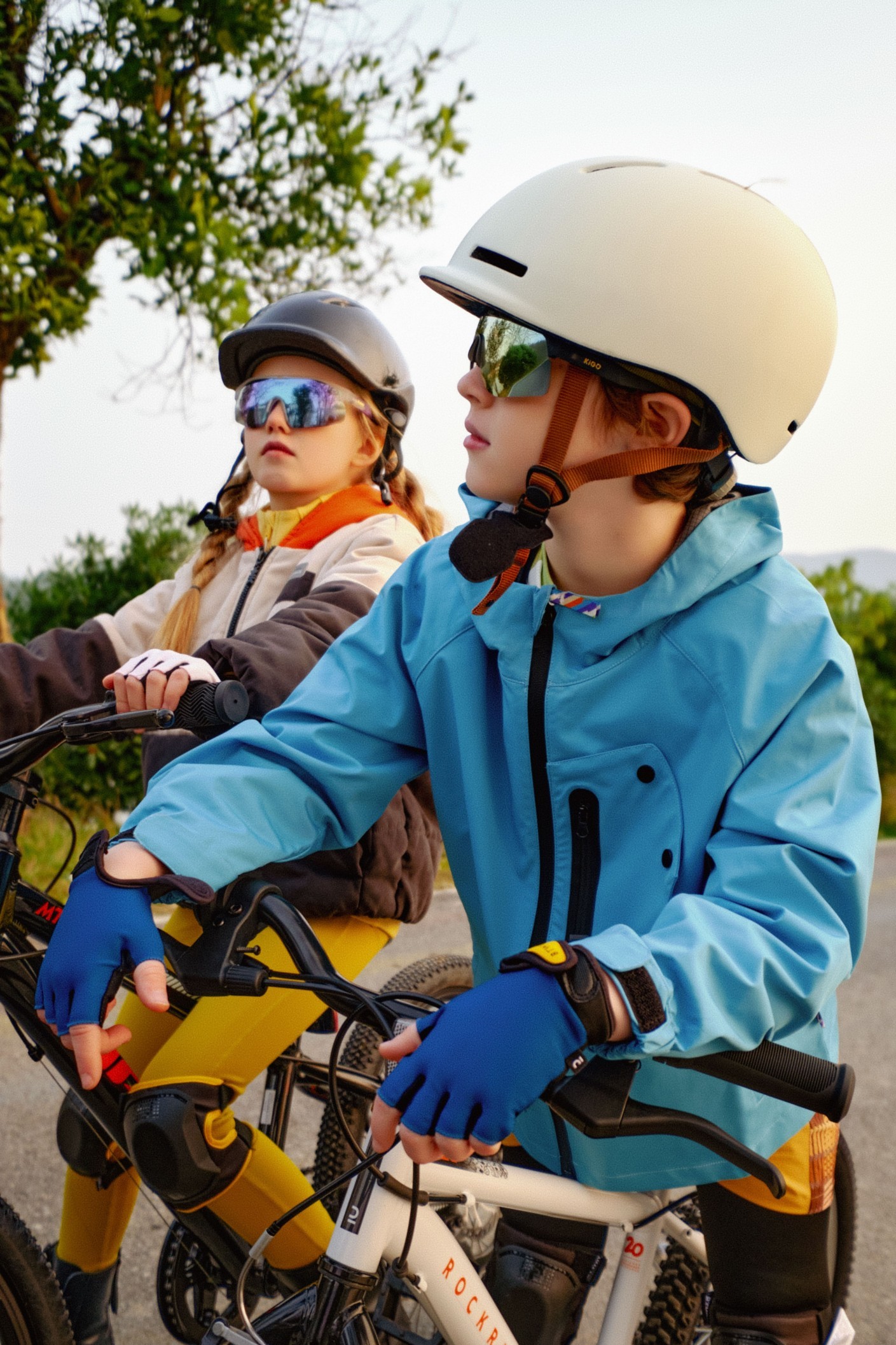 KiGO Joyful Dynamic Sports Sunglasses (Ages 6-12 Y)