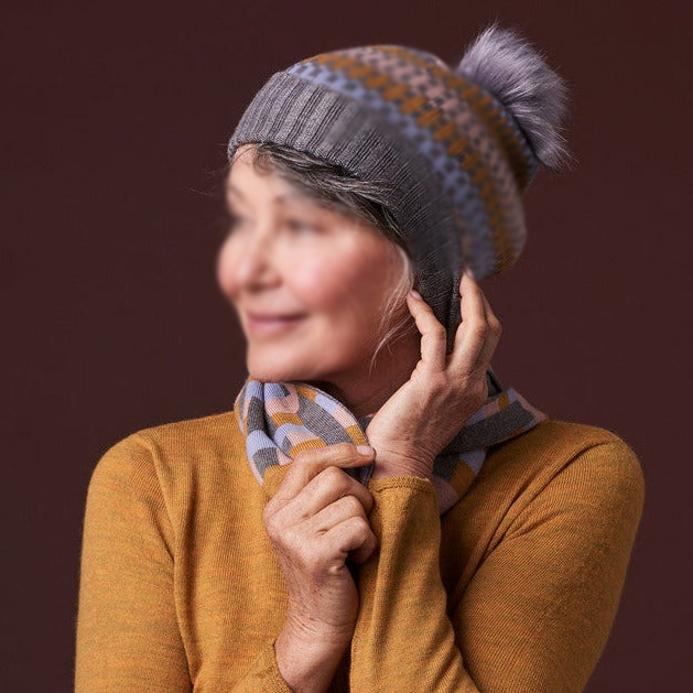 Stretch Mohair Snowflake Silk Pom-Pom Knitted Hat