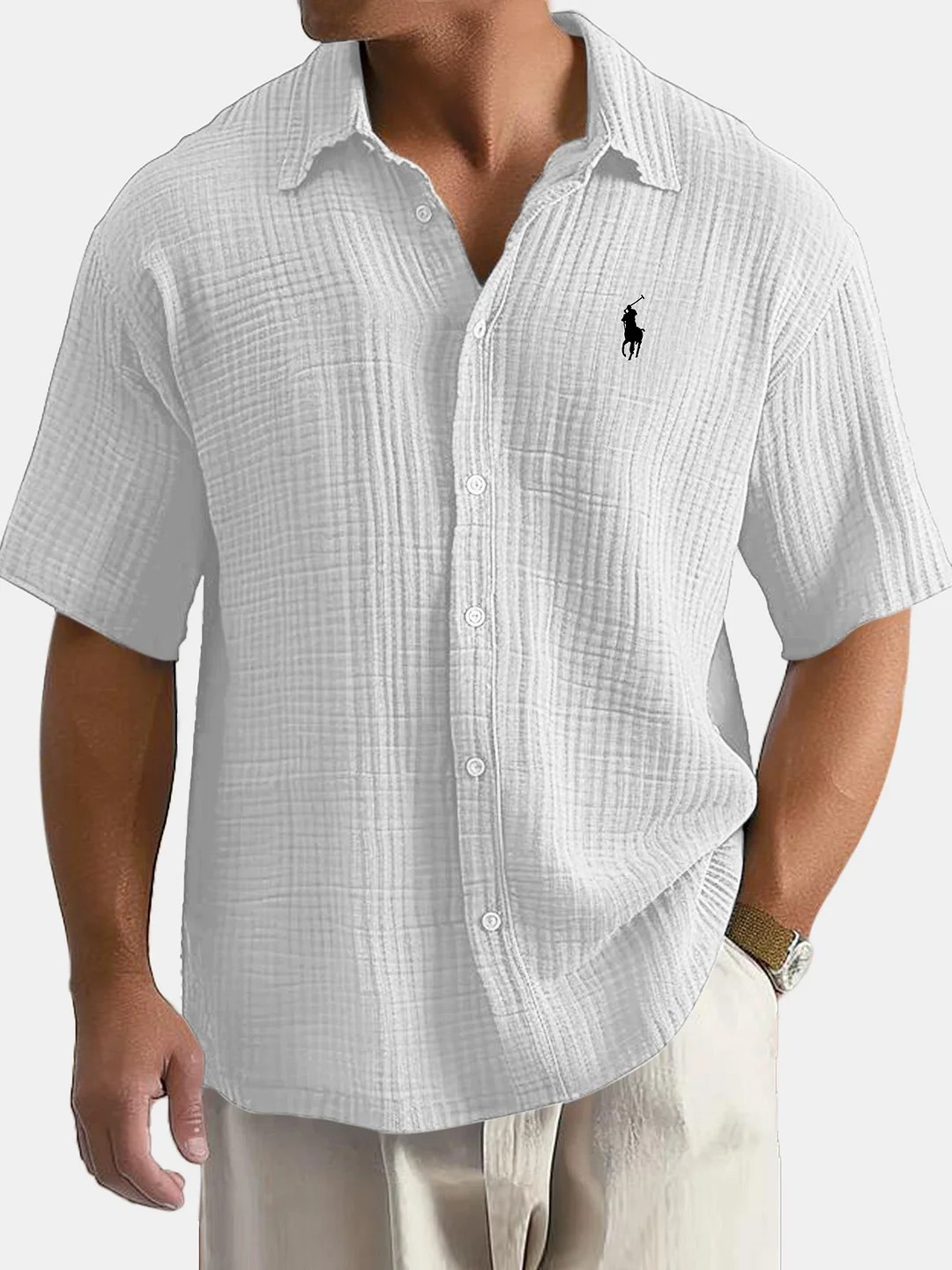 Lässiges Herrenhemd mit lockerer Passform und Knopfleiste