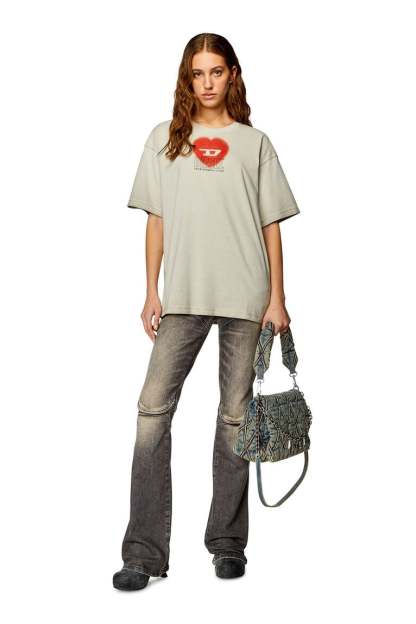 T-shirt with heart print-Beige