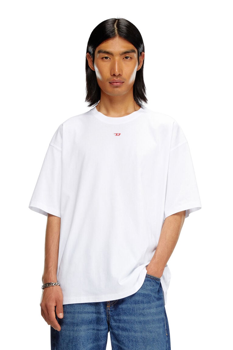 T-shirt with embroidered D patch-White