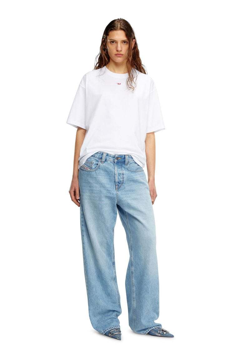 T-shirt with embroidered D patch-White