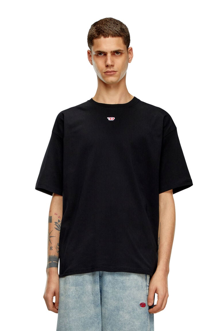 T-shirt with embroidered D patch-Black
