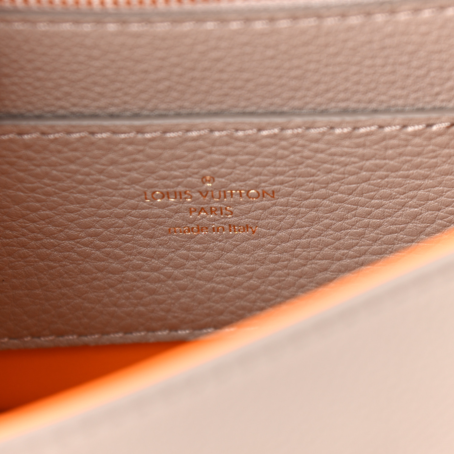 Grained Calfskin LV Pont 9 Soft PM Gris