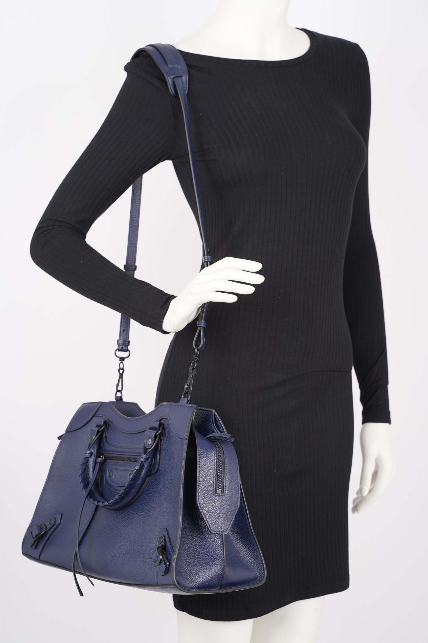 BALETKTNCIAGA Womens Neo City Bag Navy Leather Medium