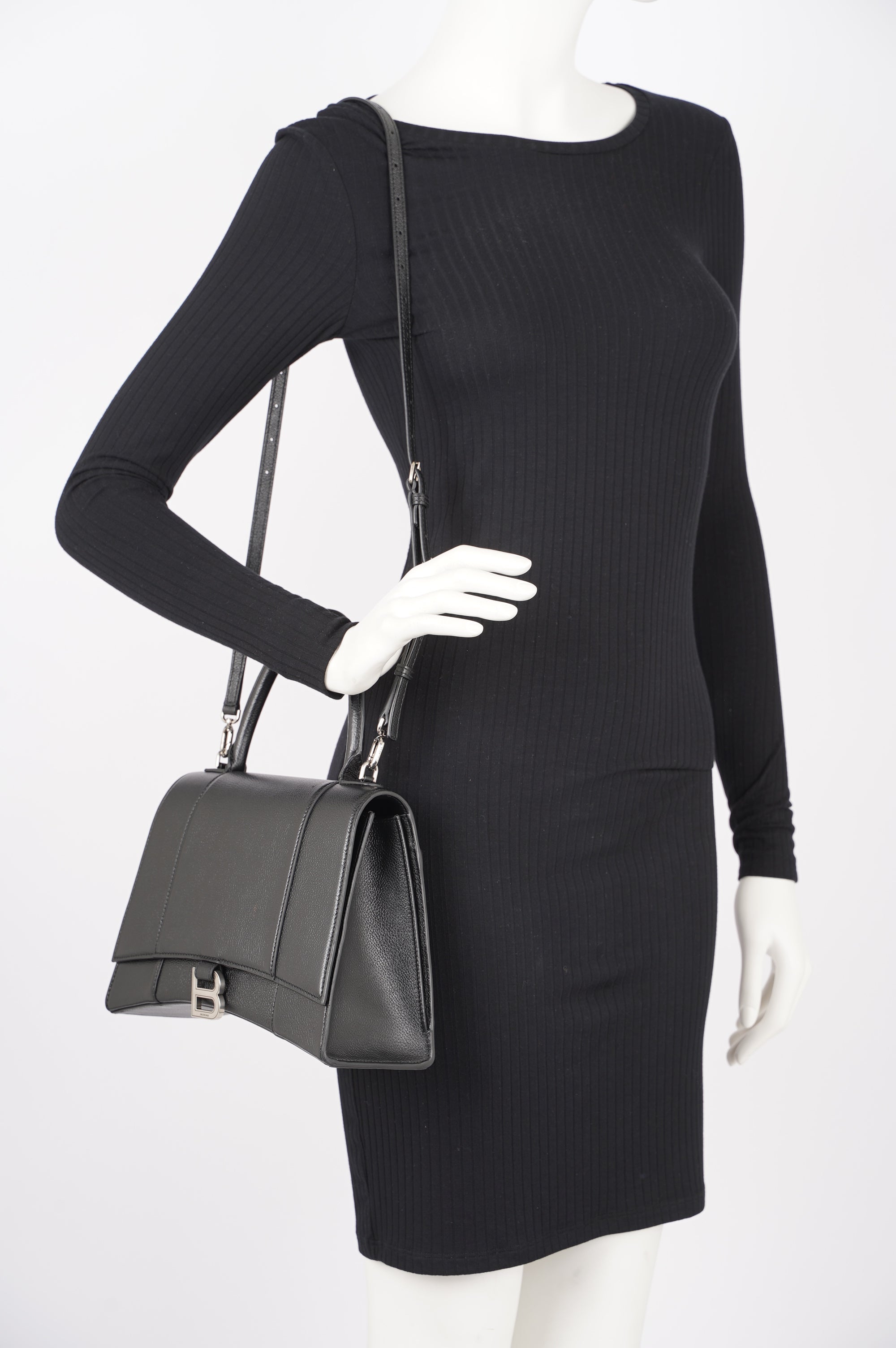 BALETKTNCIAGA Womens Hourglass Black Leather Medium