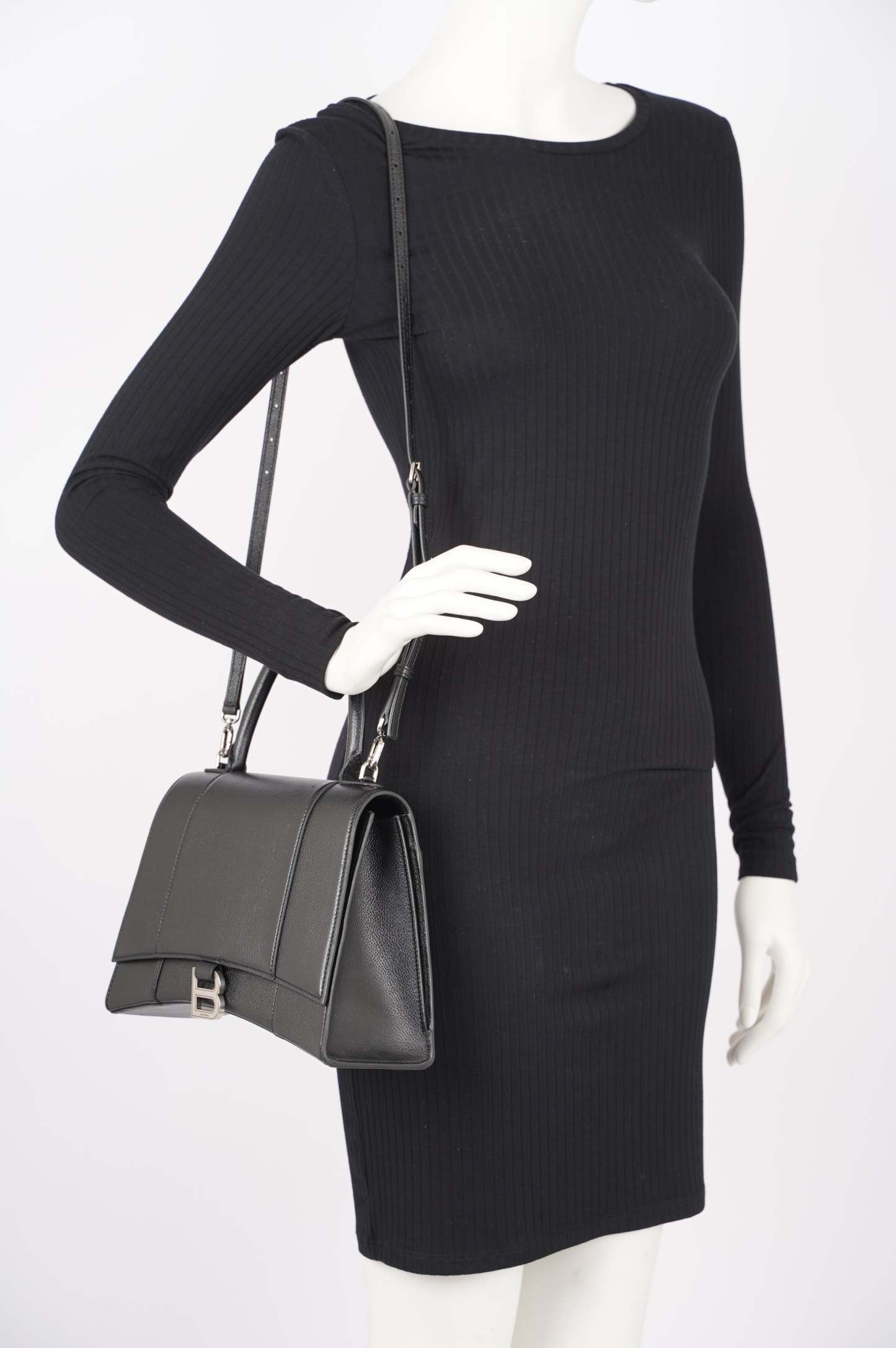 BALETKTNCIAGA Womens Hourglass Black Leather Medium