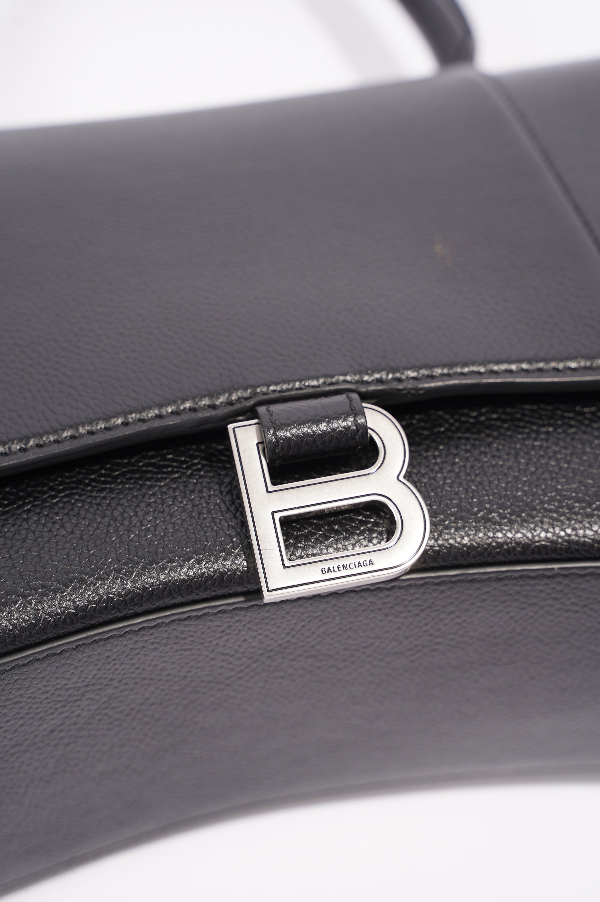 BALETKTNCIAGA Womens Hourglass Black Leather Medium