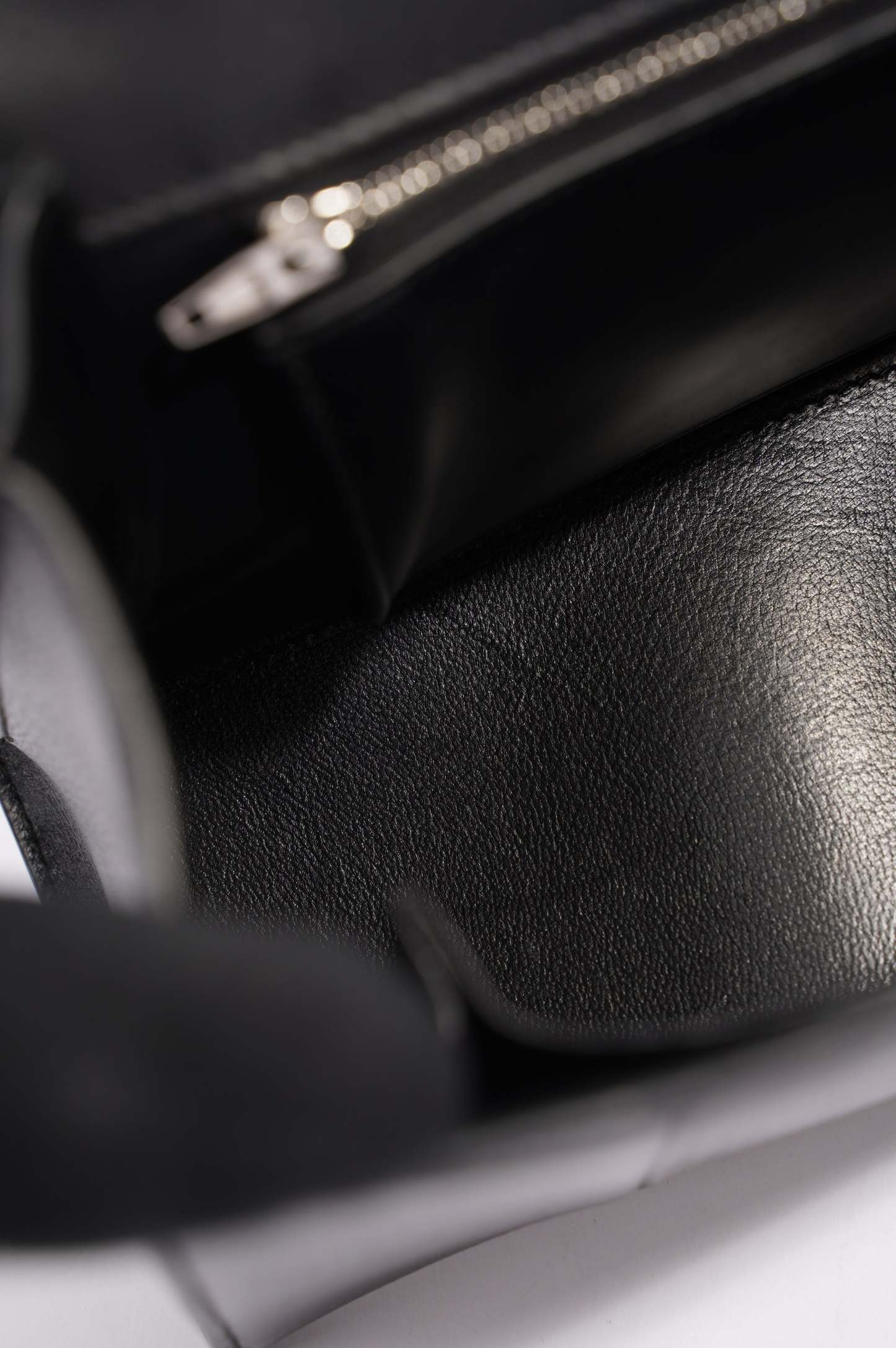 BALETKTNCIAGA Womens Hourglass Black Leather Medium