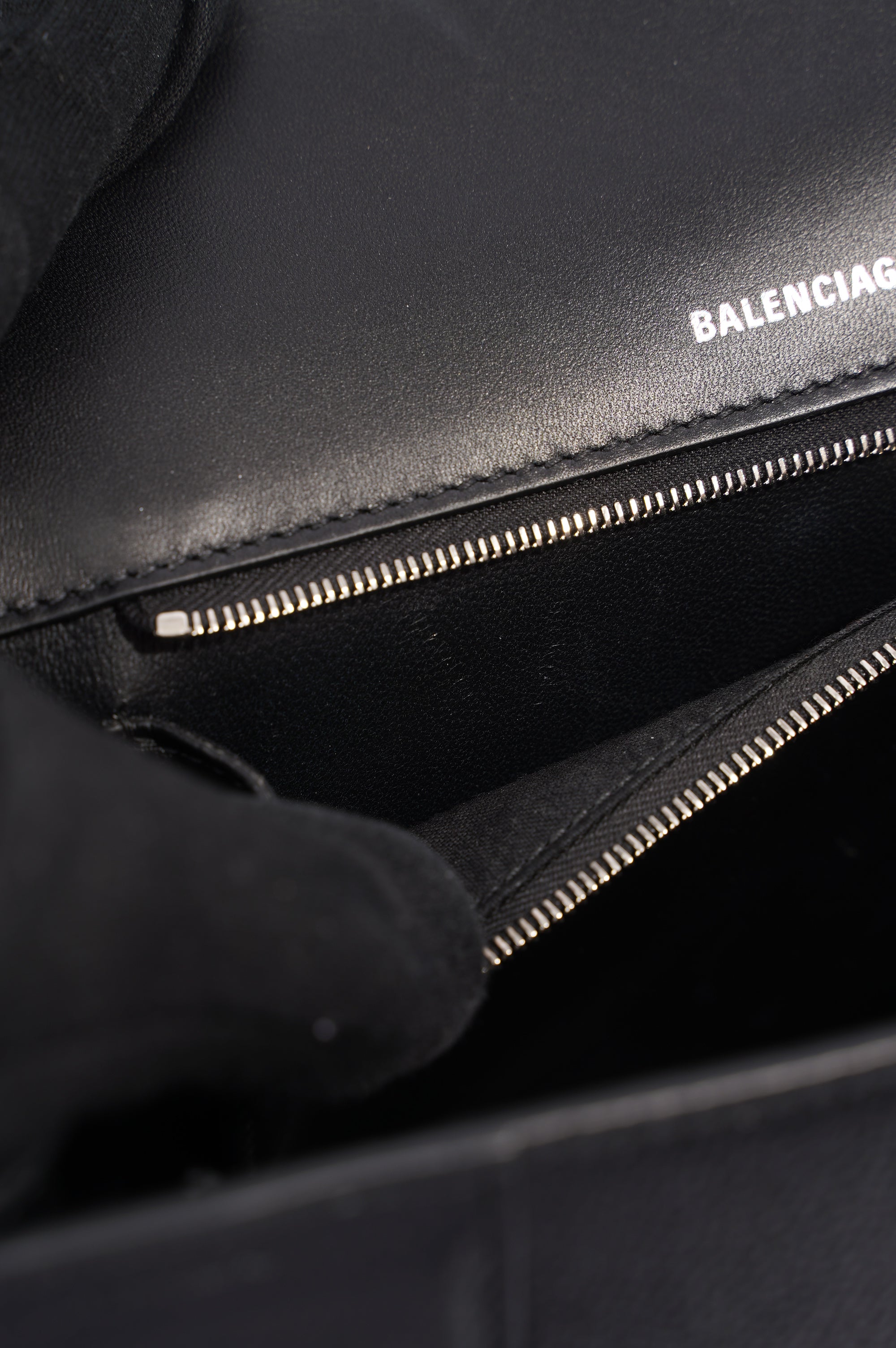 BALETKTNCIAGA Womens Hourglass Black Leather Medium