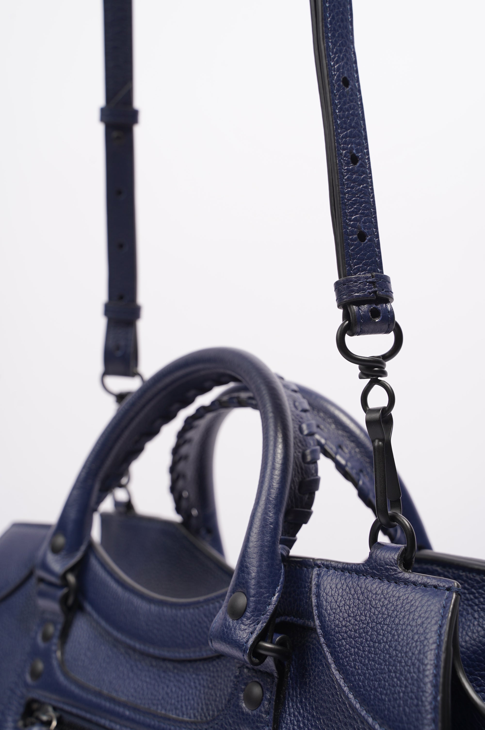 BALETKTNCIAGA Womens Neo City Bag Navy Leather Medium