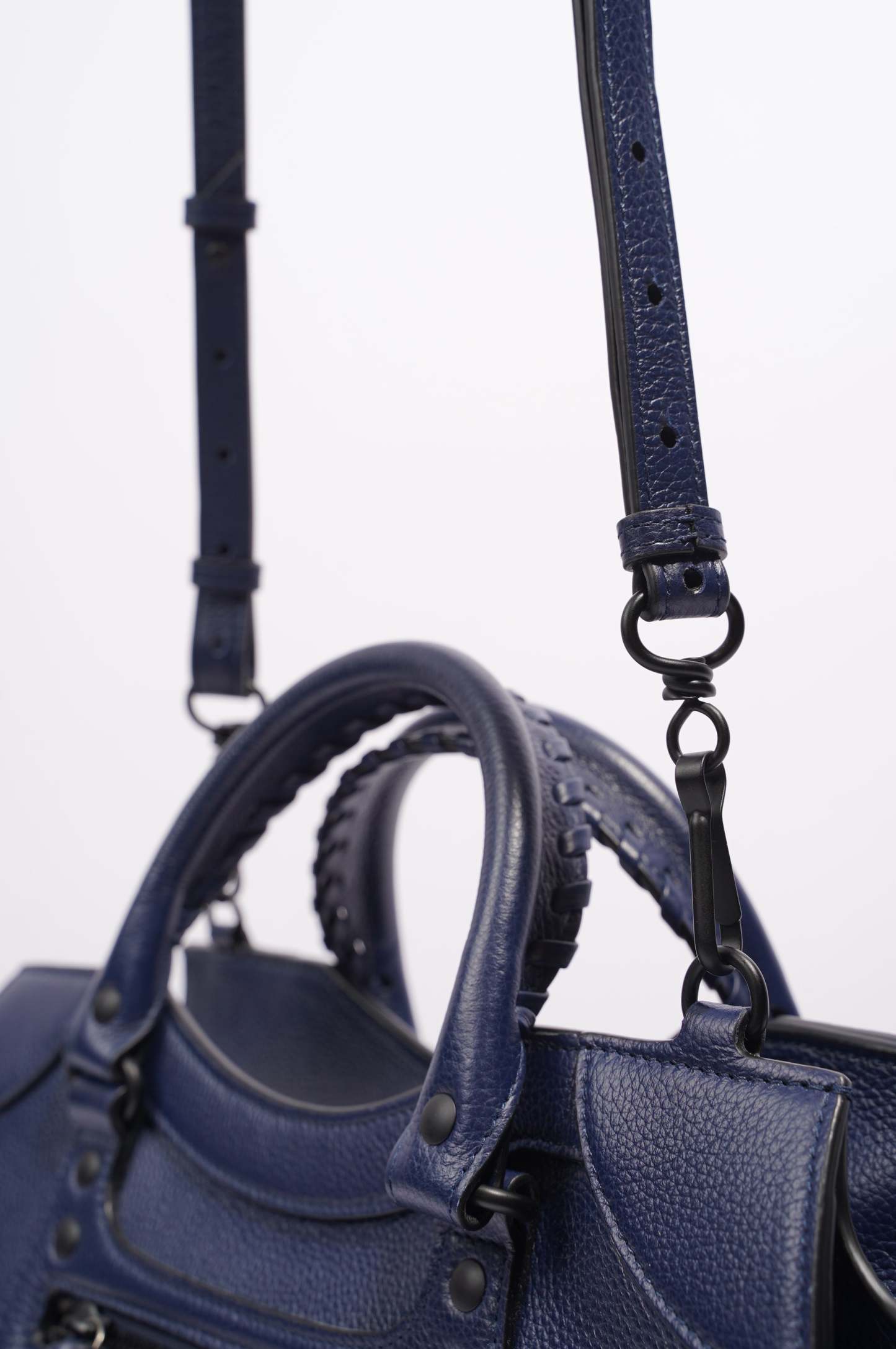 BALETKTNCIAGA Womens Neo City Bag Navy Leather Medium