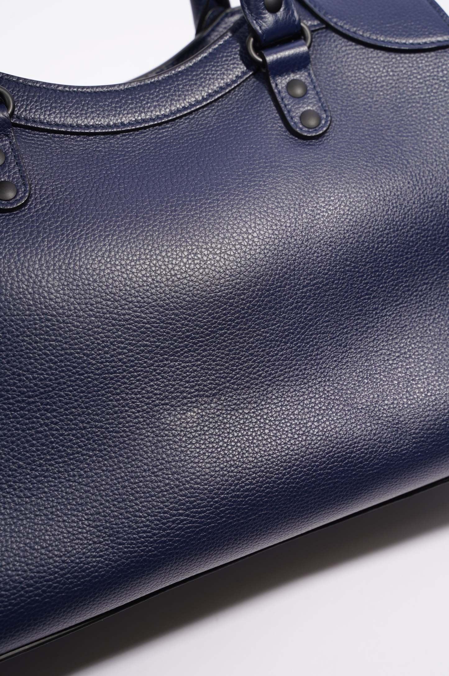 BALETKTNCIAGA Womens Neo City Bag Navy Leather Medium