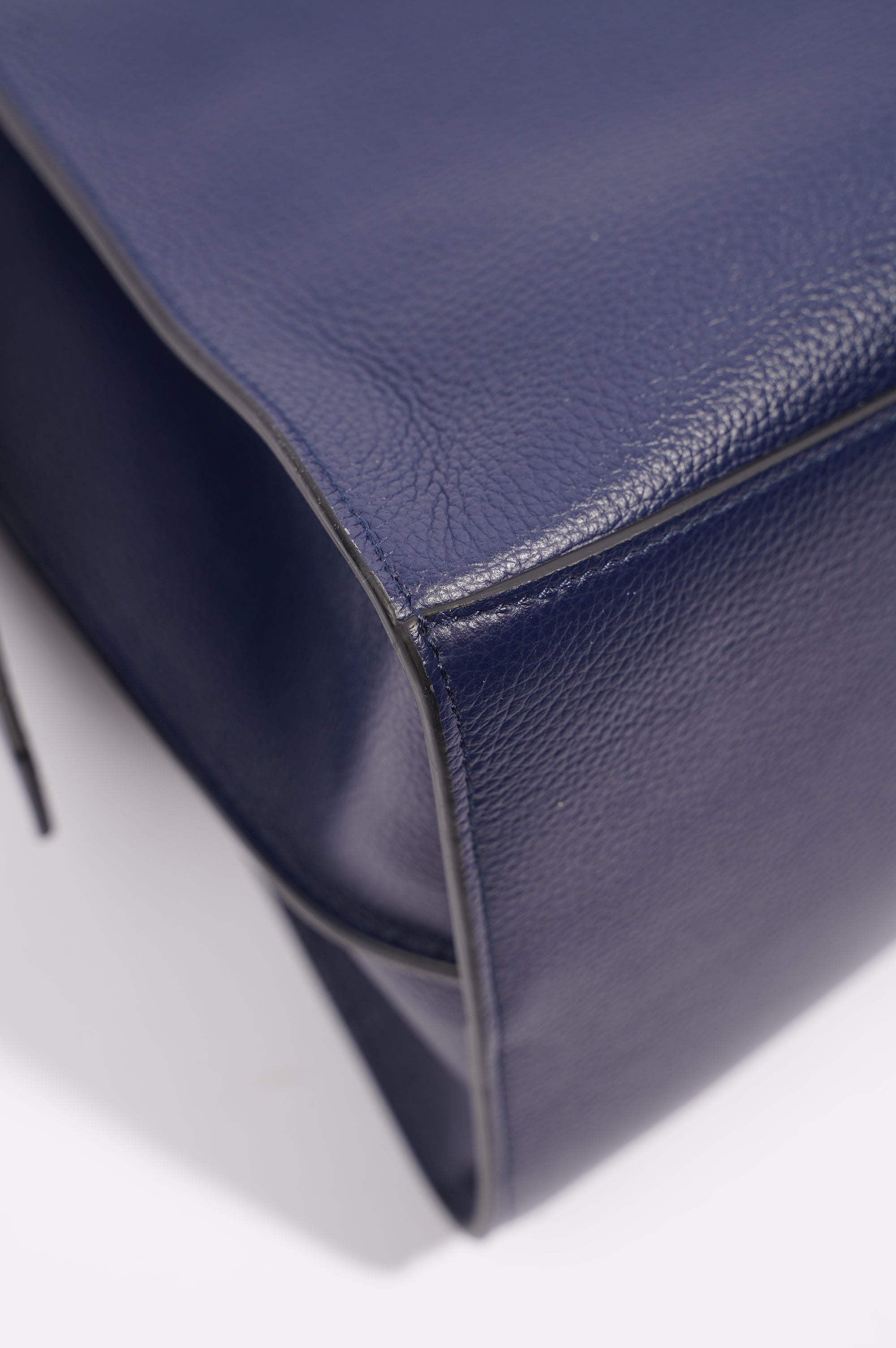 BALETKTNCIAGA Womens Neo City Bag Navy Leather Medium