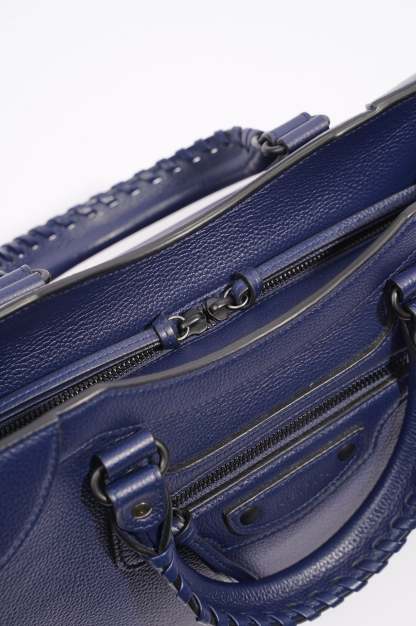 BALETKTNCIAGA Womens Neo City Bag Navy Leather Medium