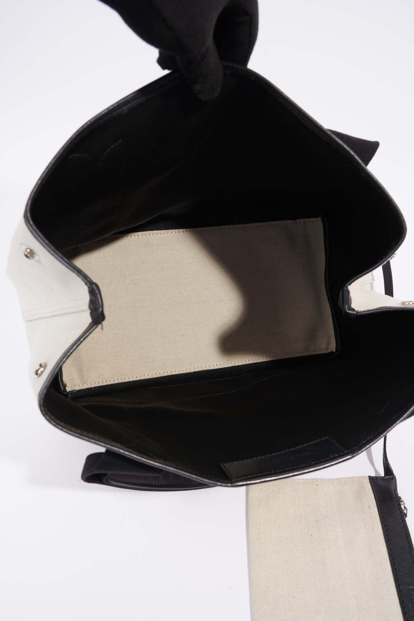 BALETKTNCIAGA Cabas Tote Bag Off white / Black Canvas Small