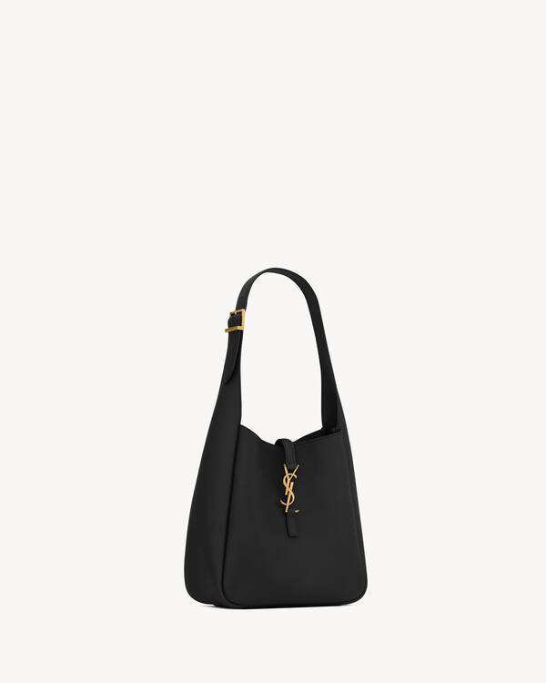 LE 5 À 7 supple SMALL IN GRAINED LEATHER