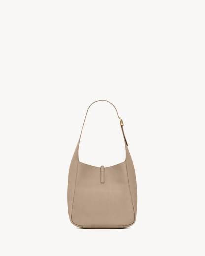 LE 5 À 7 supple SMALL IN GRAINED LEATHER