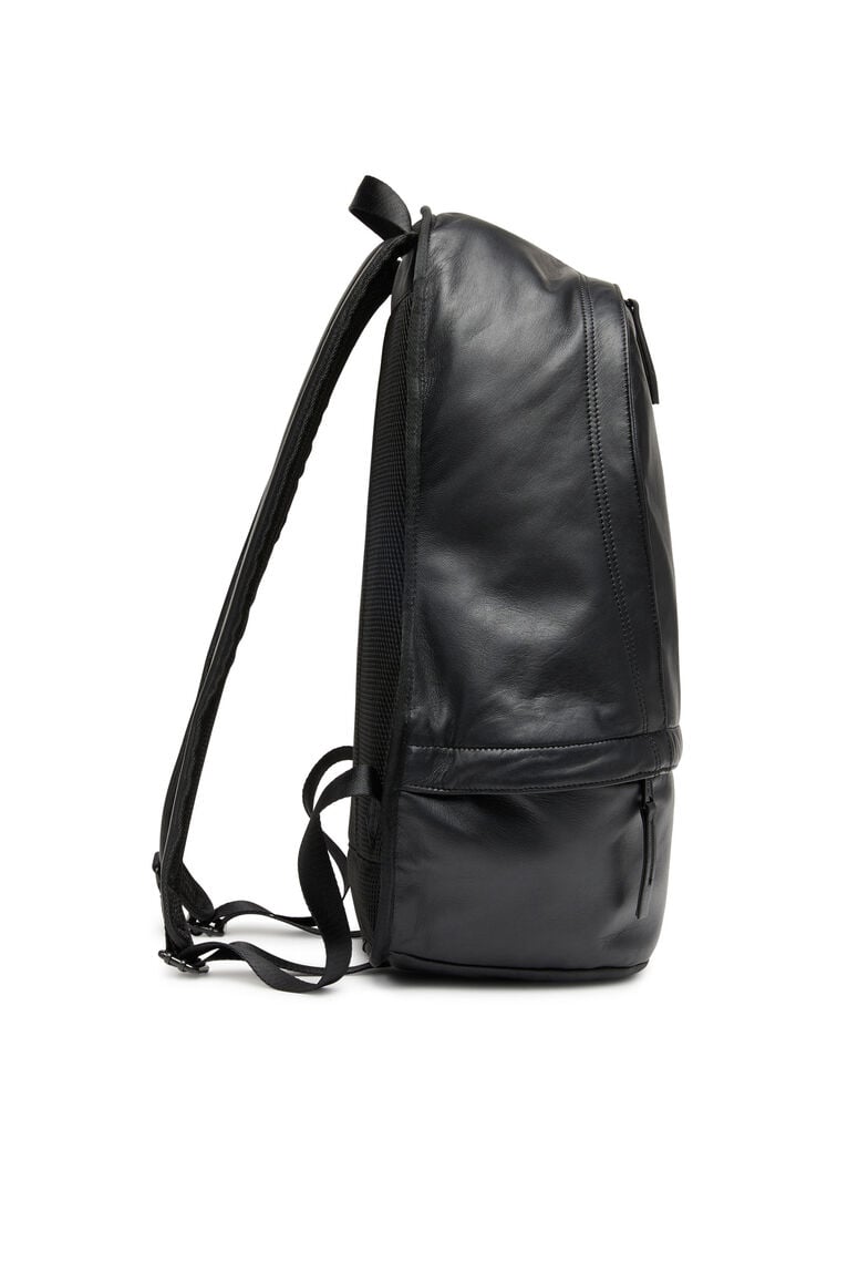 Rave-Leather backpack with metal D