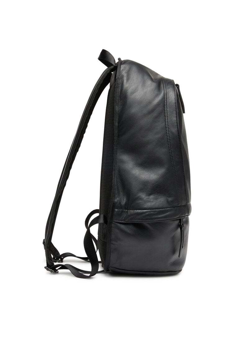 Rave-Leather backpack with metal D